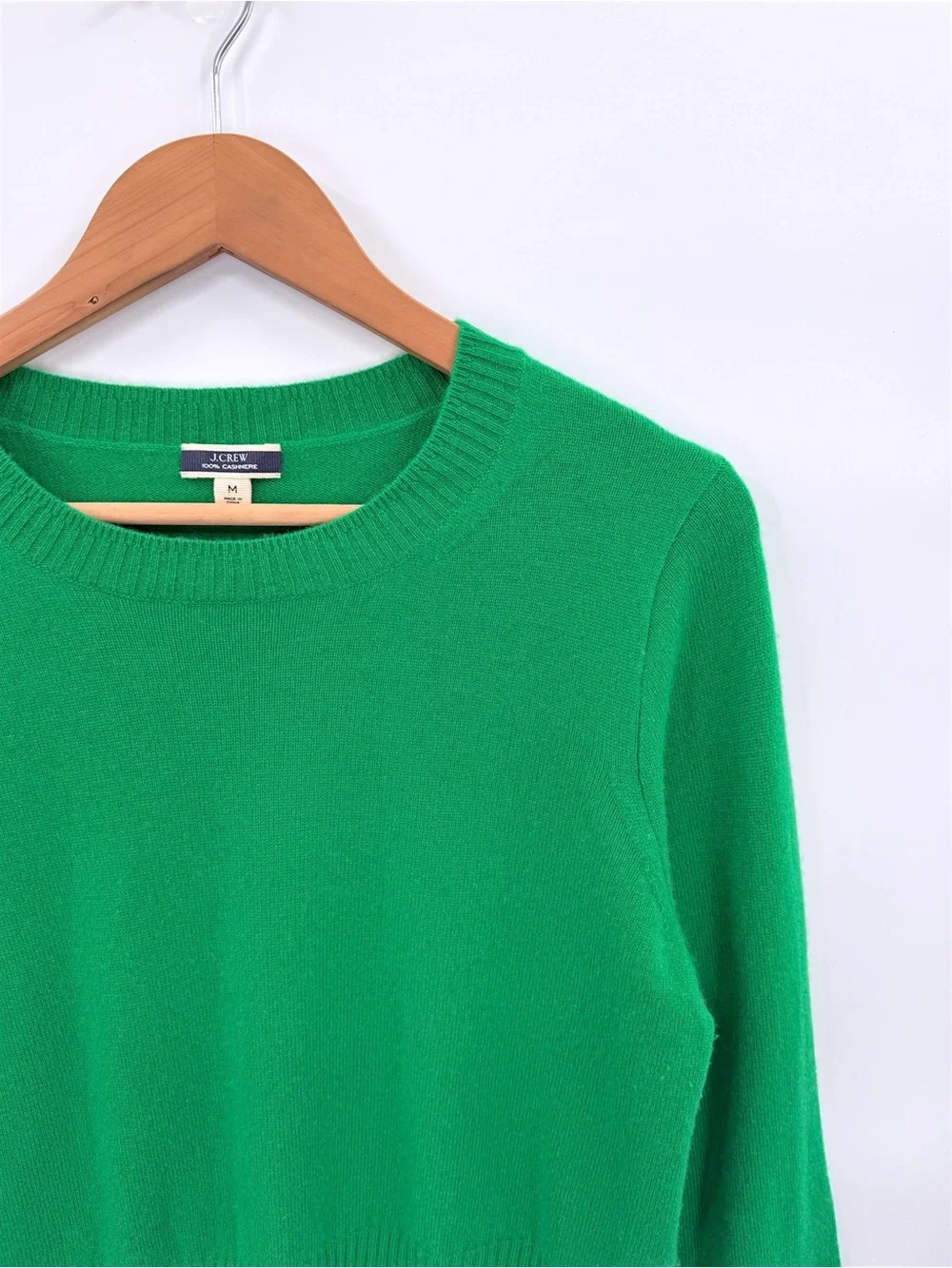 J.Crew 100% Cashmere Sweater M Emerald Green Crewneck Quiet Luxury Preppy